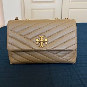 Tory Burch Kira Chevron Quilted Shoulder Bag in Taupe Oak
